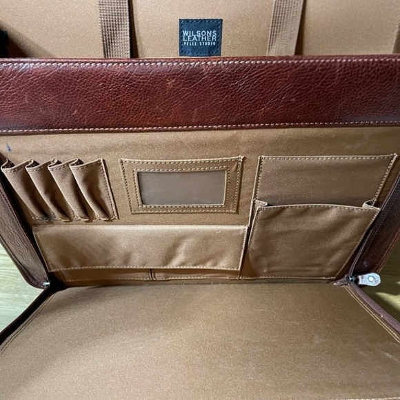 Wilson's Leather Rich Brown Men's Bag - Picture 3 of 3